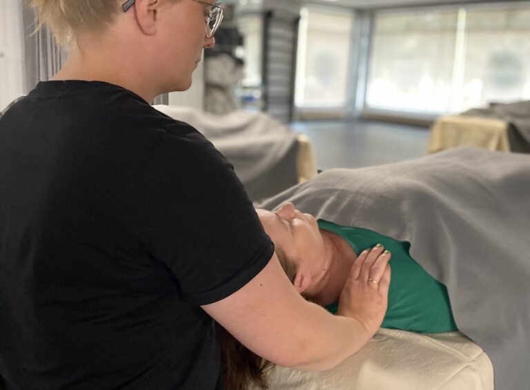 Auvo-hoitajakoulutuksen ilmoittautuminen on auki syyskuun ajan