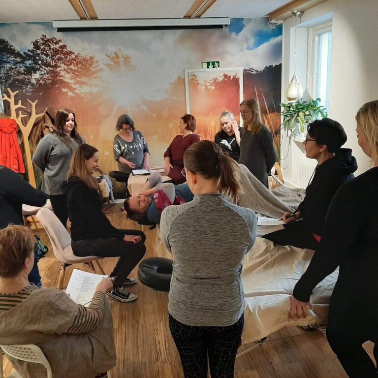 Syksyn AUVO® Brain Relief -hoitajakoulutuksiin ilmoittautuminen on nyt auki – nopean ilmoittautujan etu voimassa